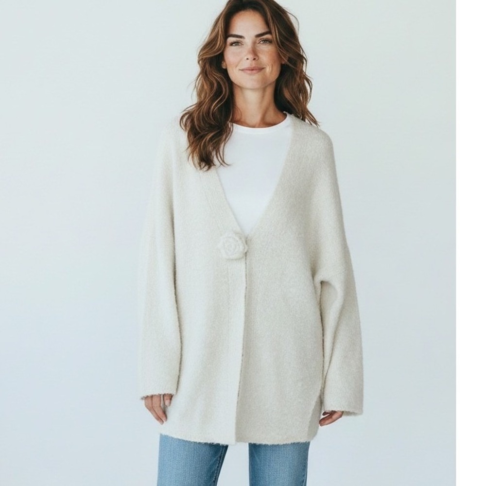 HYFVE Cardigan Sweater Womens Medium Cream Rosette Oversized Wool Blend Boucle